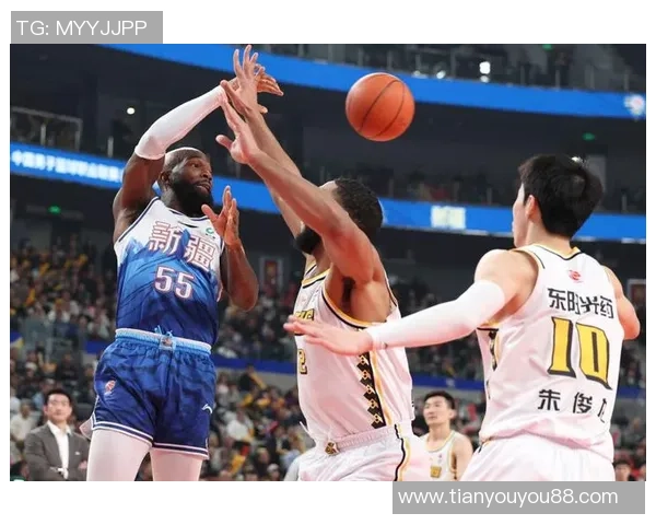 广厦与上海激战全场精彩回放尽在其中感受篮球魅力与激情对决